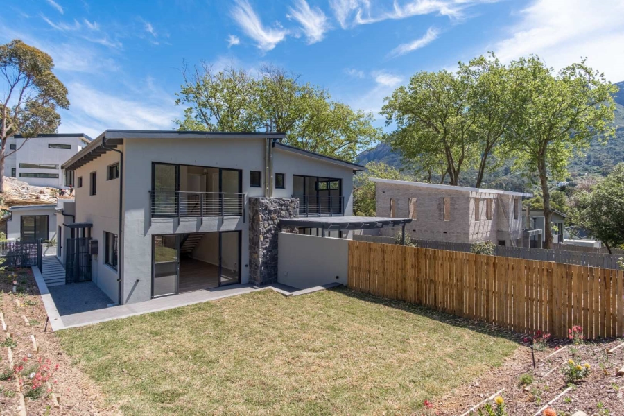 To Let 4 Bedroom Property for Rent in Overkloof Western Cape